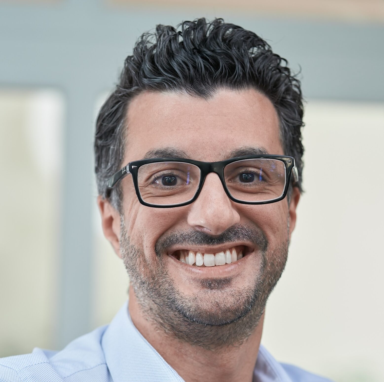 Dr. Yacine Hadjiat