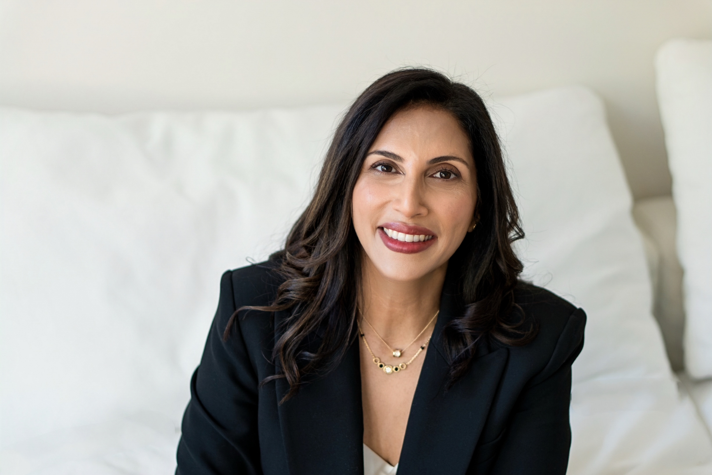 Dr. Geeta	Nayyar, 首席医疗官兼首席执行官，技术专家及畅销书作者，Kumar Konsulting LLC